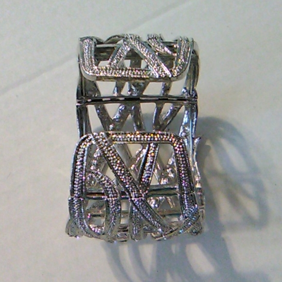 Nwot Crystal Bracelet - Picture 4 of 7